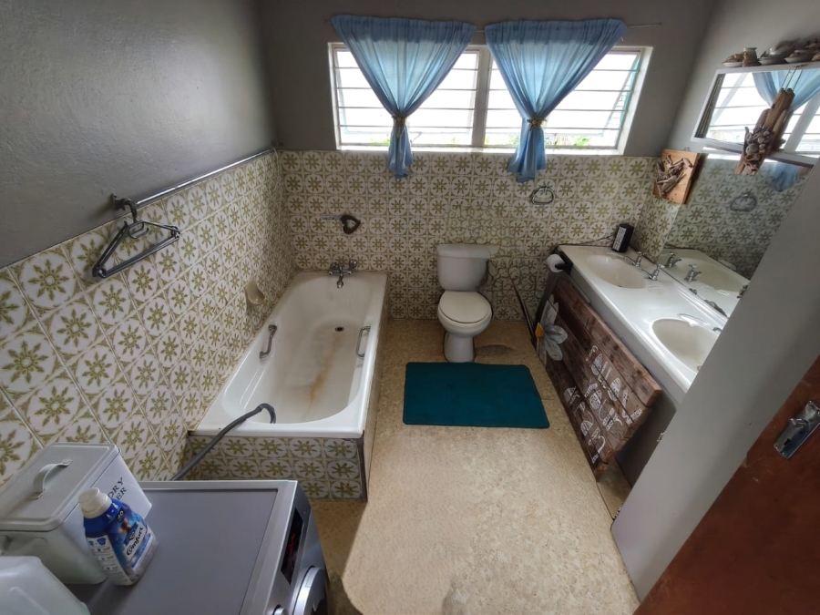 4 Bedroom Property for Sale in Protea Park North West